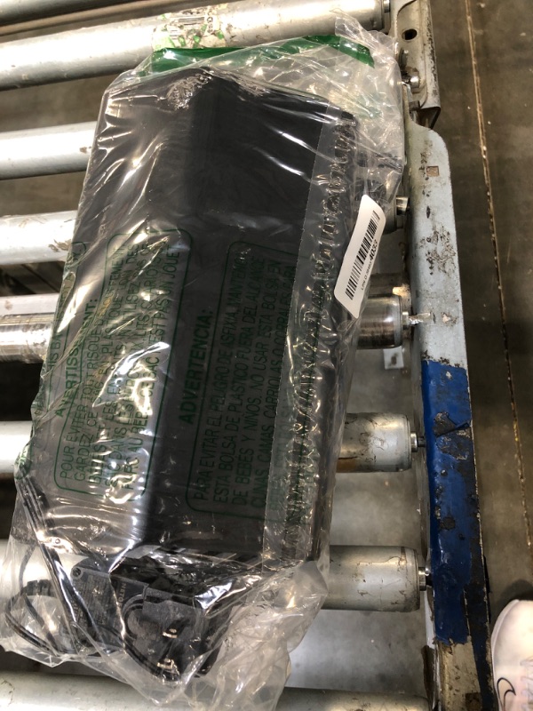 Photo 1 of ****MISSING THE MANUAL*****  NETGEAR Nighthawk Dual-Band WiFi 7 Router (RS200) – Security Features, BE6500 Wireless Speed (up to 6.5 Gbps) - Covers up to 2,500 sq. ft., 80 Devices – 2.5 Gig Internet Port - Free Expert HelpLPNO384634033
