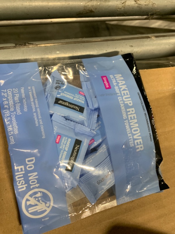 Photo 1 of *USED** MISSING PARTS****Neutrogena Makeup Remover Wipes Singles, Individually Wrapped Face Wipes, Daily Facial Cleanser Towelettes, Gently Removes Oil & Makeup, Alcohol-Free Makeup Wipes, 10 ct