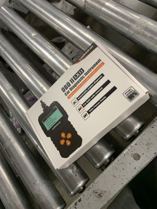 Photo 1 of OBD2 Scanner Ease Setup Plug-Play: Clear Reset Engine Error Code Professional Code Reader Diagnostic Scan Tools with Freeze Frame/I/M Readiness for All Cars Since 1996 & Newer - LK11