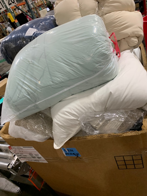 Photo 1 of BUNDLE OF MISCELLANEOUS ITEMS (CUSHIONS, PILLOWS, COMFORTERS, ETC.) 25 ITEMS INCLUDED 