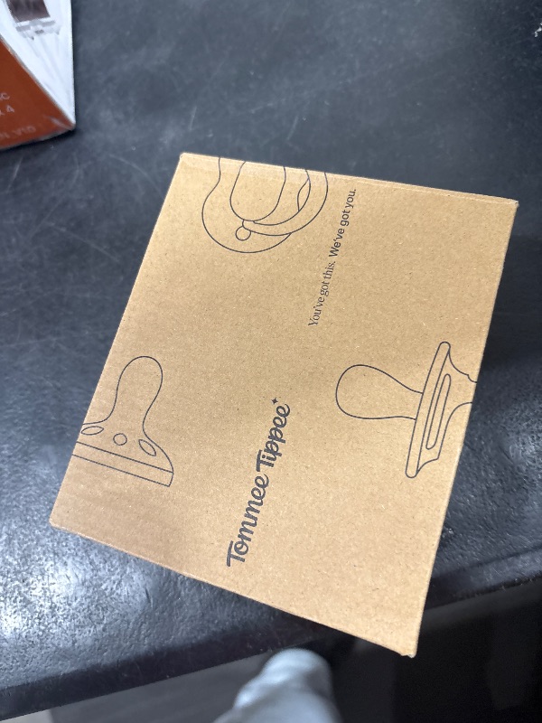 Photo 1 of Tommee Tippee Breast-Like Pacifier, Lightweight, One-Piece Silicone Design, Symmetrical Nipple, 6-18m, 4 Pack