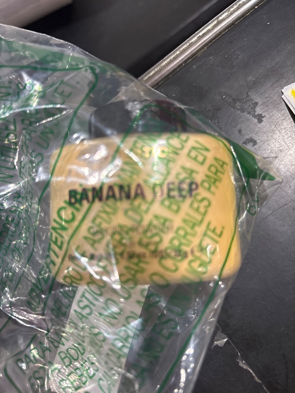 Photo 1 of Revolution, Loose Baking Powder, Makeup Setting Powder, Long Lasting Coverage, Mattifies & Reduces Shine, Banana Deep, 1.13 oz