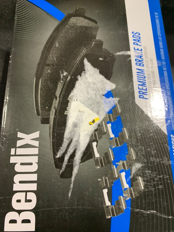 Photo 1 of Bendix Premium SBC1021 Ceramic Rear Brake Pads for Select Models Chrysler Town & Country, Dodge Grand Caravan, Journey, Ford Freestar, Mercury Monterey, Ram C/V, Volkswagen Routan