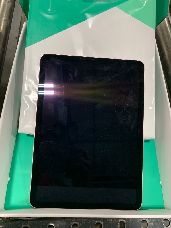 Photo 1 of Apple iPad Air 4-256GB - WiFi - Gold (Renewed Premium)