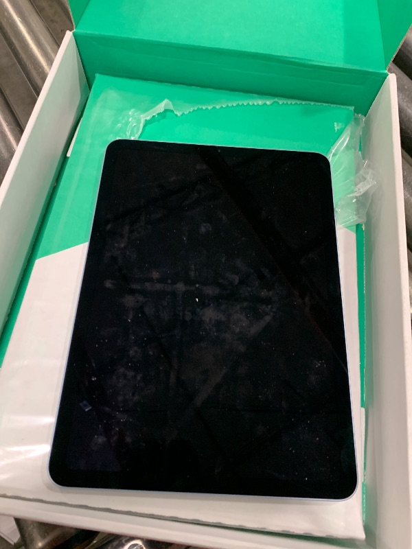 Photo 1 of Apple iPad Pro 12.9in (5th Gen.) - 128GB - WiFi - Space Gray (Renewed Premium)