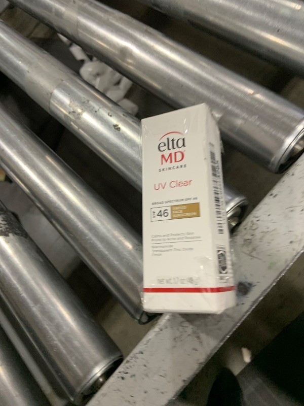 Photo 1 of EltaMD UV Clear Tinted Sunscreen for Face, SPF 46 with Zinc Oxide, Oil-Free, Dermatologist Recommended, For Acne-Prone Sensitive Skin, 1.7 oz