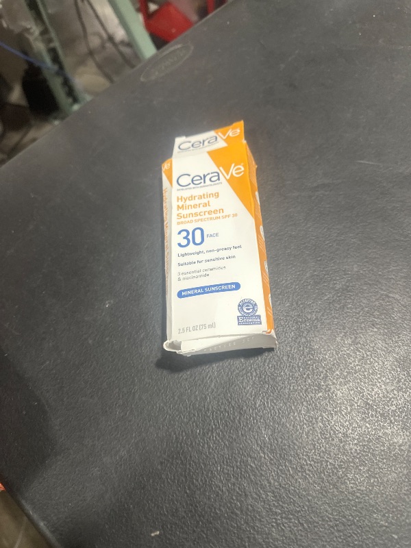 Photo 1 of CeraVe 100% Mineral Sunscreen SPF 30, Face sunscreen With Zinc Oxide & Titanium Dioxide, Hyaluronic Acid + Niacinamide + Ceramides, Oil Free, Travel Size 2.5 oz