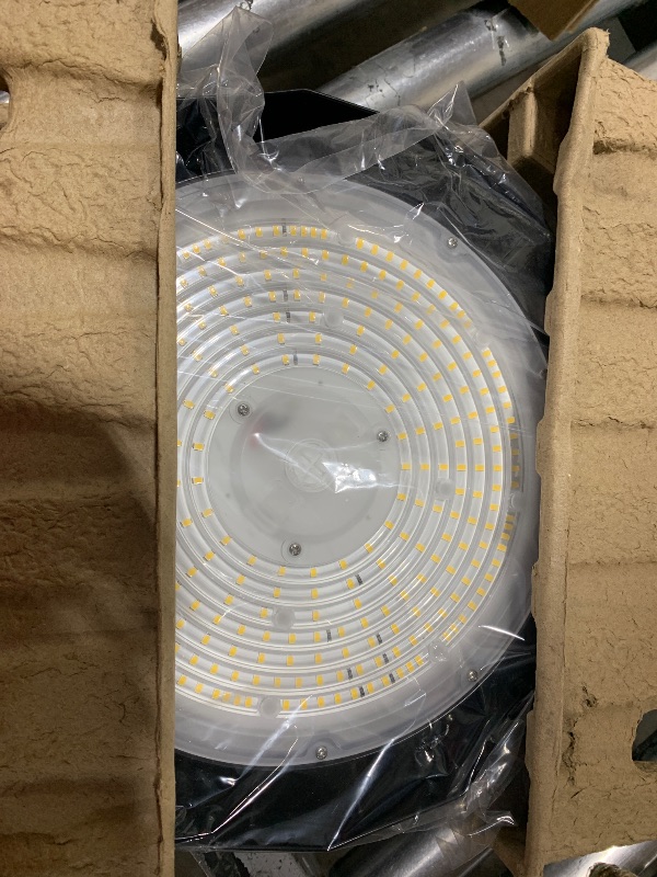 Photo 1 of UFO LED High Bay Lights 200W 28000LM with US Plug 5ft Cable 5000K AC100-277V High Bay LED Shop Lights Commercial Warehouse Workshop Factory Barn Garage Lighting Fixture 8 Pack