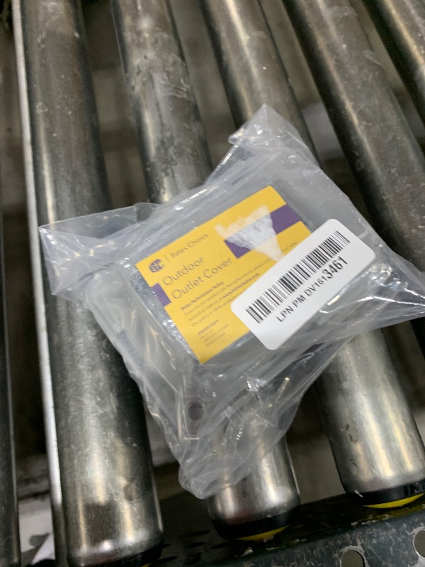 Photo 1 of Bates Weatherproof Electrical Outlet Cover, 1-Gang, Outdoor Plug Cover, Outdoor Receptacle Cover