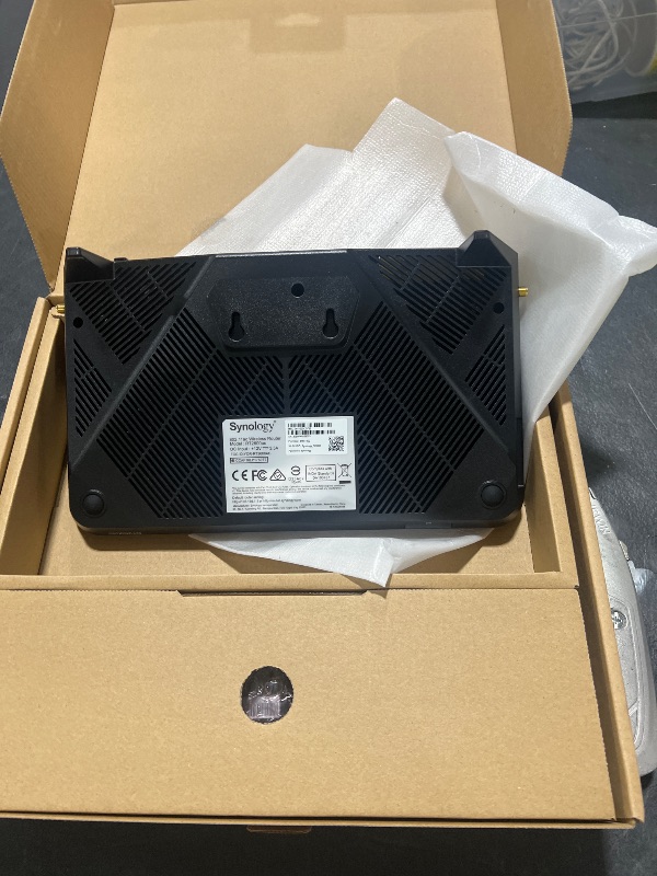 Photo 1 of Synology RT2600ac – 4x4 dual-band Gigabit Wi-Fi router, MU-MIMO, powerful parental controls, Threat Prevention, bandwidth management, VPN, expandable coverage with mesh Wi-Fi