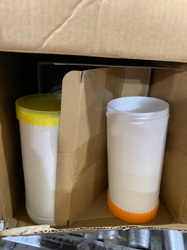 Photo 1 of 6 Pcs Juice Containers Bar Pour Tops Bar Supplies Plastic Liquor Bottle Pourers Juice Pour Bottle Dispenser for Bar Cooling Wine Pour for Store, 33 oz (White,Red,Yellow,Orange,Blue,Green)