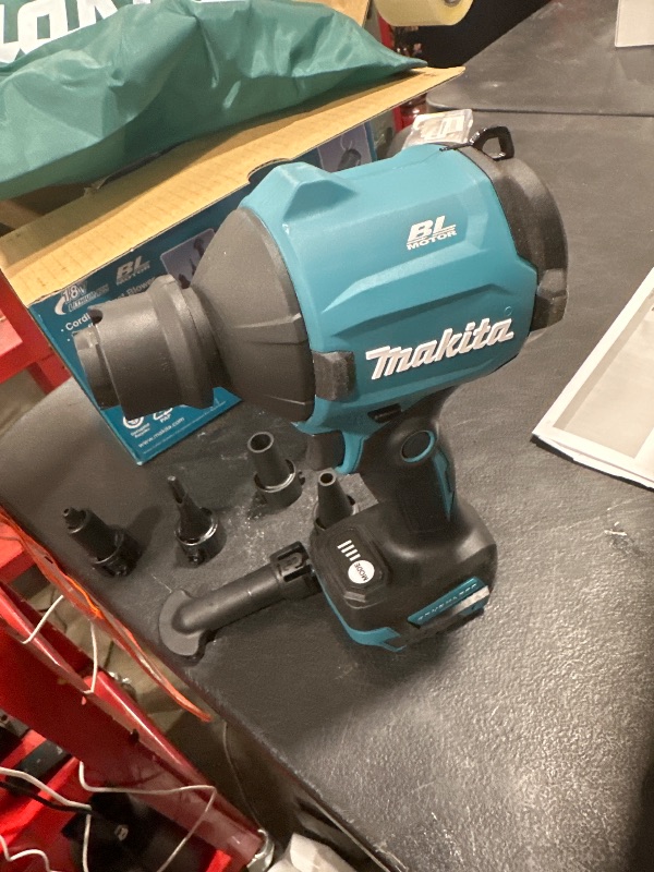 Photo 1 of Makita DAS180Z 18V Li-ion LXT Brushless Dust Blower – Batteries and Charger Not Included