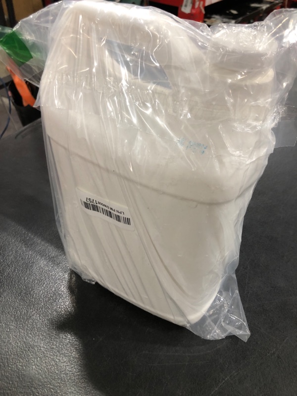 Photo 1 of Api  Lock Freshwater and Saltwater Aquarium Ammonia Detoxifier 1-Gallon Bottle