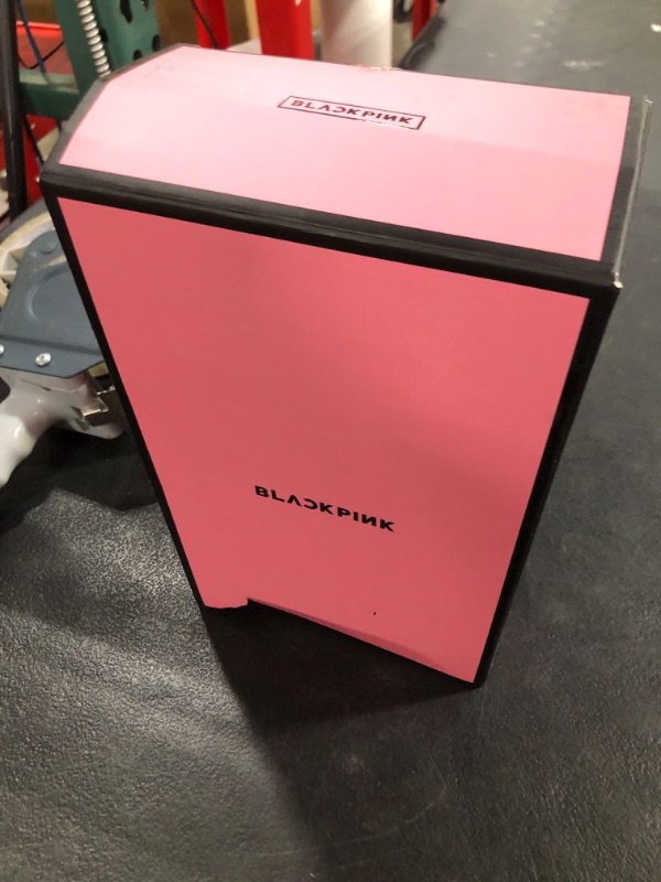 Photo 1 of KPOPINTOUCH Blackpink Official Fan Light Stick Version 2 Cheering Lightstick for K-Pop Idol Concert Lightup Lighting Party Supplies