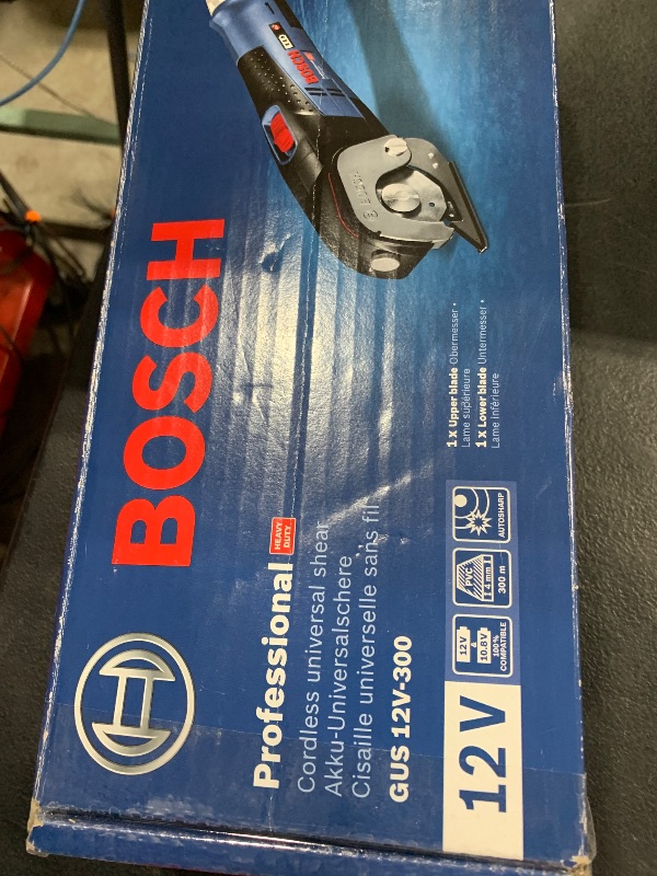 Photo 1 of Bosch GUS 12V-300 Professional Cordless Universal Shear The fastest universal shear for professional applications ( Bare Tool )