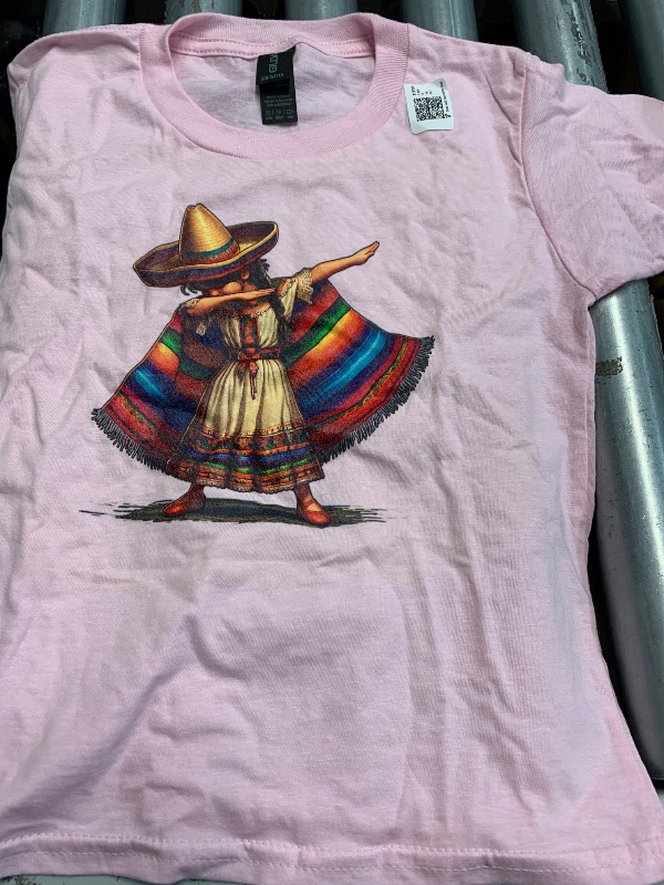 Photo 1 of (used)(see images) Funny Dabbing Mexican Poncho Sombrero Cinco de Mayo Girl T-Shirt
