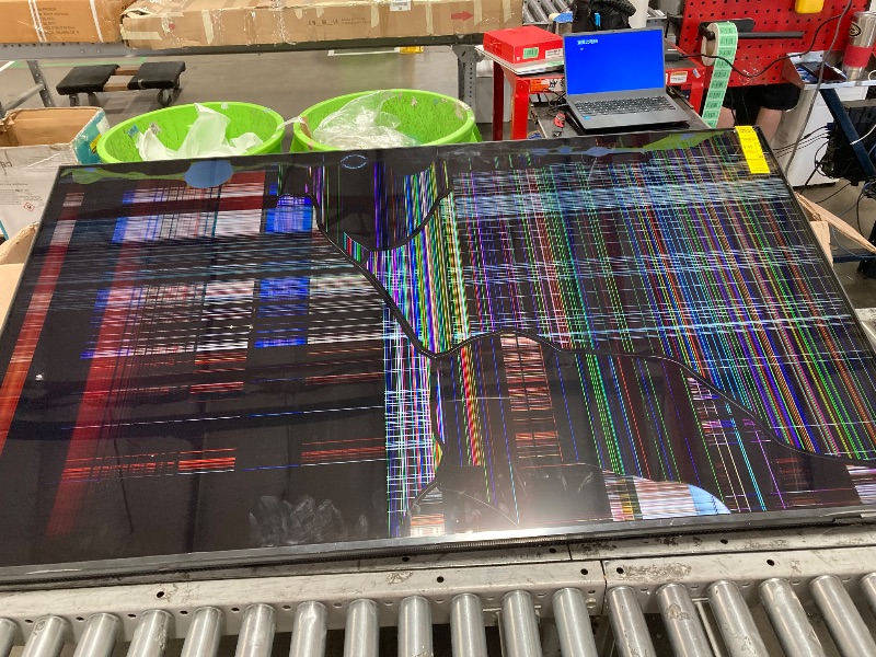 Photo 1 of **SMASHED SCREEN FINAL SALE**SAMSUNG 70-Inch Class Crystal UHD 4K DU7200 Series HDR Smart TV w/Object Tracking Sound Lite, PurColor, Motion Xcelerator, Mega Contrast, Q-Symphony (UN70DU7200, 2024 Model)