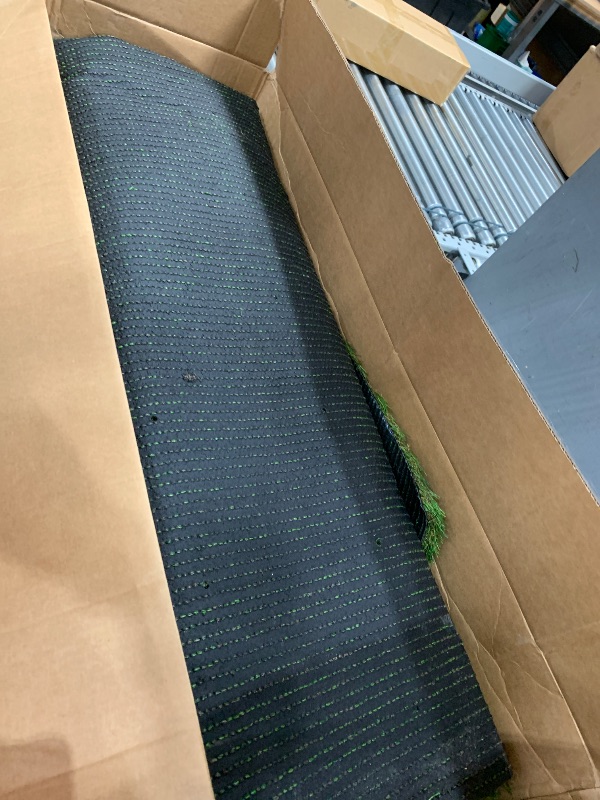 Photo 1 of (Used)(damaged) Roll Of Artificial grass 