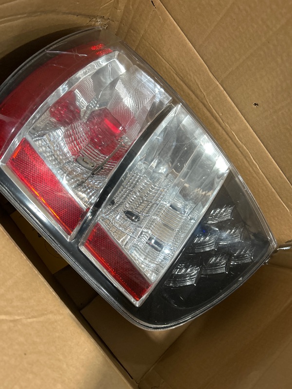 Photo 1 of ***(PARTS ONLY/ MAJOR DAMAGE/ NON FUNCTIONAL)***Dasbecan Passenger Tail Light Assembly Compatible with Toyota Prius 2006 2007 2008 2009 Replaces# 8155147071 TO2819135 Rear Right Light