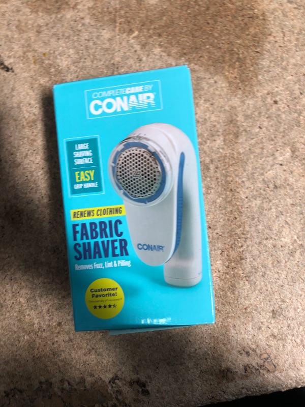 Photo 1 of Conair Fabric Shaver and Lint Remover, Battery Operated Portable Fabric Shaver, White