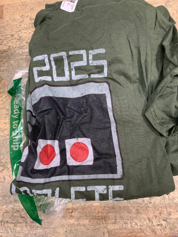 Photo 1 of **GREEN**Class Of 2025 Level Complete Senior Graduation Video Gamer T-Shirt XL 