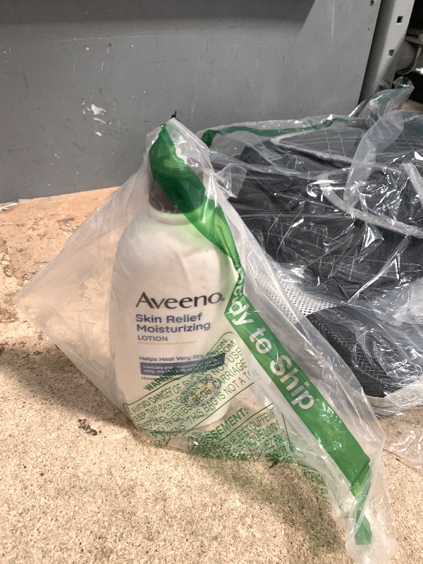 Photo 1 of **SEE NOTES***Aveeno Skin Relief Fragrance-Free Moisturizing Body Wash with Oat to Soothe Itchy, Dry Skin, Gentle & Unscented Daily Cream Body Cleanser, Soap-Free & Dye-Free for Sensitive Skin, 18 fl. Oz