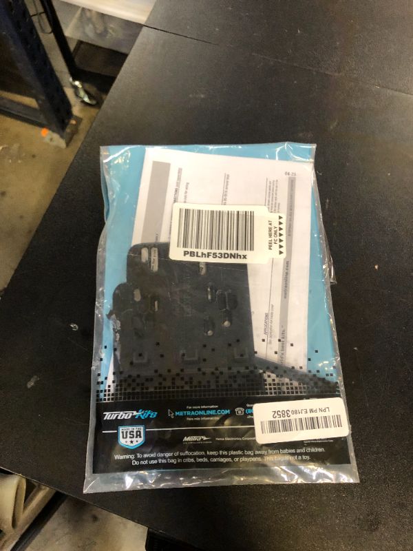 Photo 1 of Metra 95-5817 Double DIN Installation Dash Kit for Select 1995- UP Ford, Lincoln, Mercury, and Mazda Vehicles