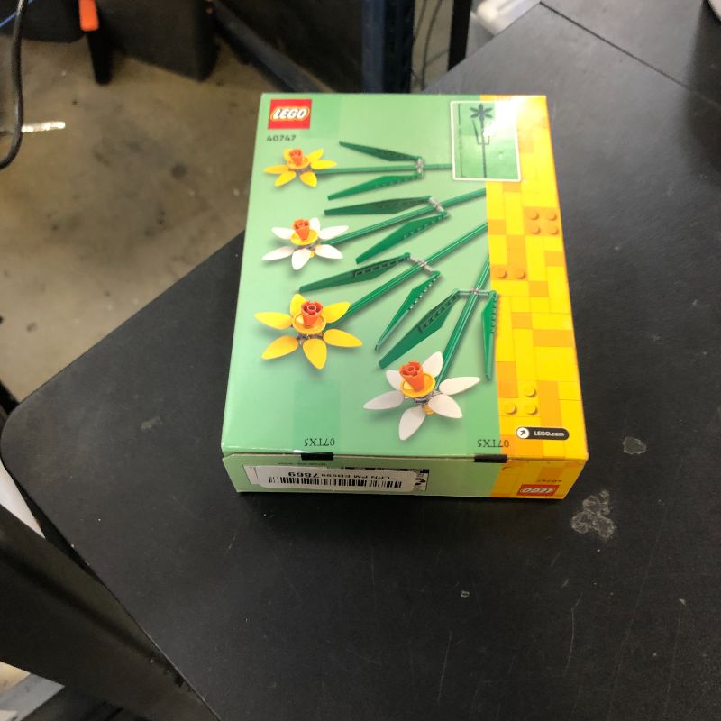 Photo 1 of LEGO Daffodils - Building Toy for Kids, Girls and Boys, Ages 8+ - Birthday Gift for Kids - Artificial Daffodil for Bedroom Decor and Display - 40747