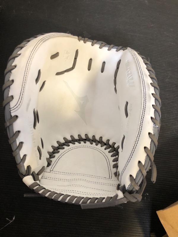 Photo 1 of Mizuno GXS50PF4W MVP Prime Fastpitch Softball Catcher's Mitt 34", Mitt, Right Hand Throw, White-Grey