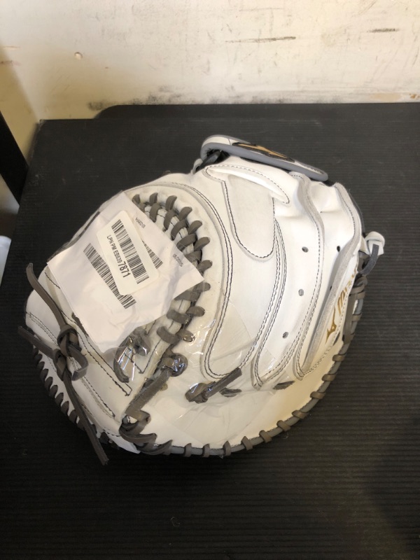 Photo 1 of Mizuno GXS50PF4W MVP Prime Fastpitch Softball Catcher's Mitt 34", Mitt, Right Hand Throw, White-Grey