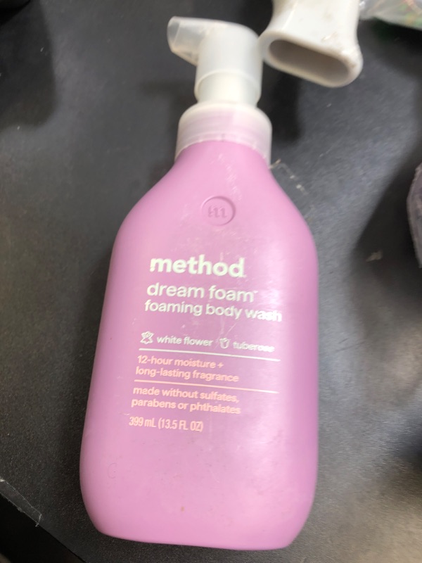 Photo 1 of Method Dream Foam, Foaming Body Wash, White Flower + Tuberose, 13.5 oz