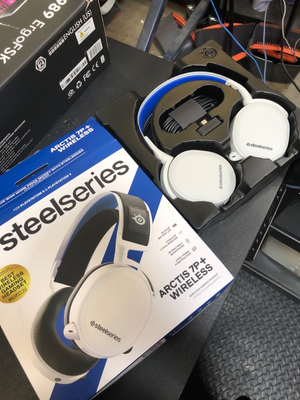Photo 1 of SteelSeries Arctis 7P+ Bluetooth Wireless Gaming Headset for PlayStation 4/5 - White