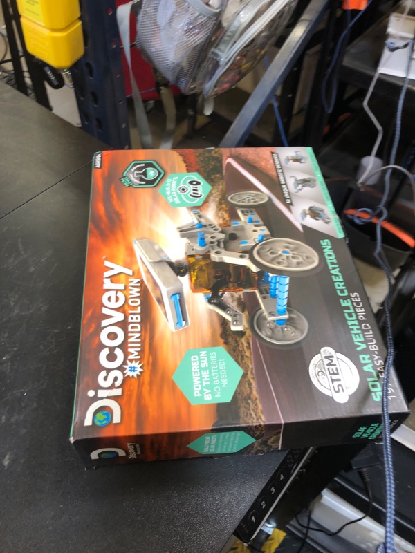 Photo 1 of Discovery #Mindblown STEM 12-in-1 Solar Robot Creation 197-Piece Kit with Working Solar Powered Motorized Engine and Gears, Construction Engineering Set for Ages 8 and Up