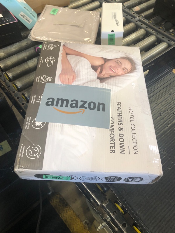 Photo 1 of APSMILE Twin Size Down Feather Fibers Comforter, Ultra-Soft Poly-Cotton, 25oz Down Feather Fibers Medium Warmth Year-Round Duvet Insert (68x90, White)