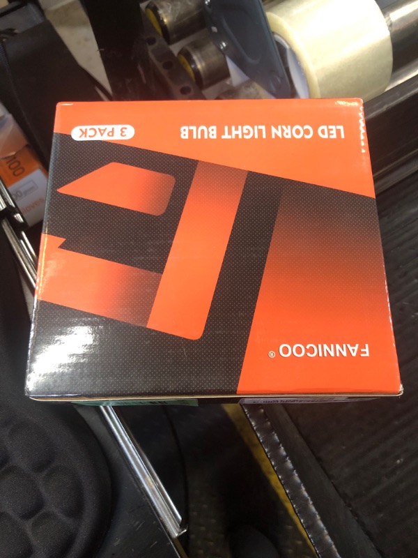 Photo 1 of E26 LED Bulb,25W LED Corn Light Bulb 200W Equivalent 6500K Cool Daylight White 2500LM Non-dimmable Flicker Free Ceiling Fan LED Corn Bulb for Indoor Outdoor Home Garage Pack of 3