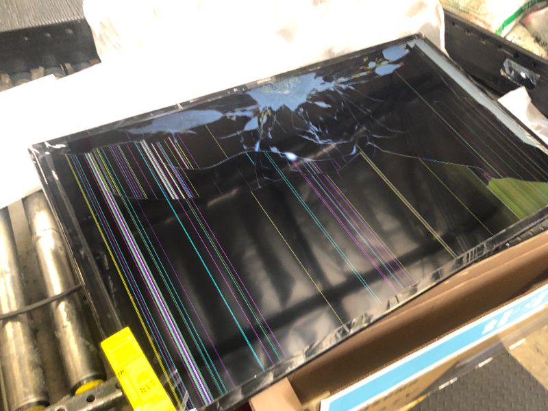 Photo 1 of SAMSUNG 40-inch Class LED Smart FHD TV 1080P (UN40N5200AFXZA, 2019 Model)