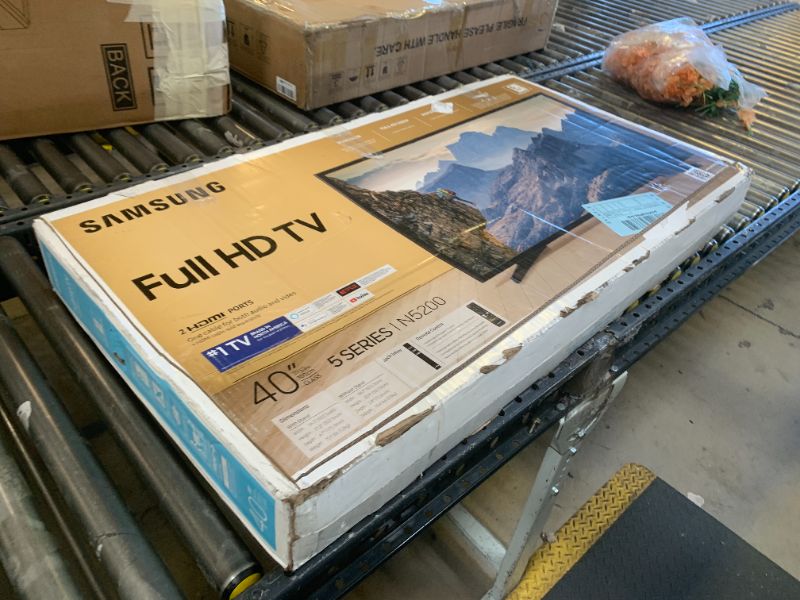 Photo 1 of SAMSUNG 40-inch Class LED Smart FHD TV 1080P (UN40N5200AFXZA, 2019 Model)