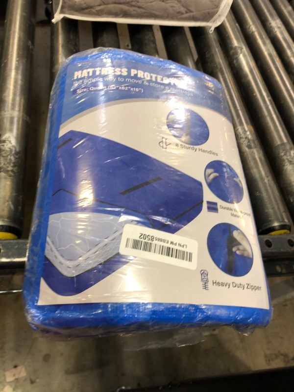 Photo 1 of queen size mattress protector 