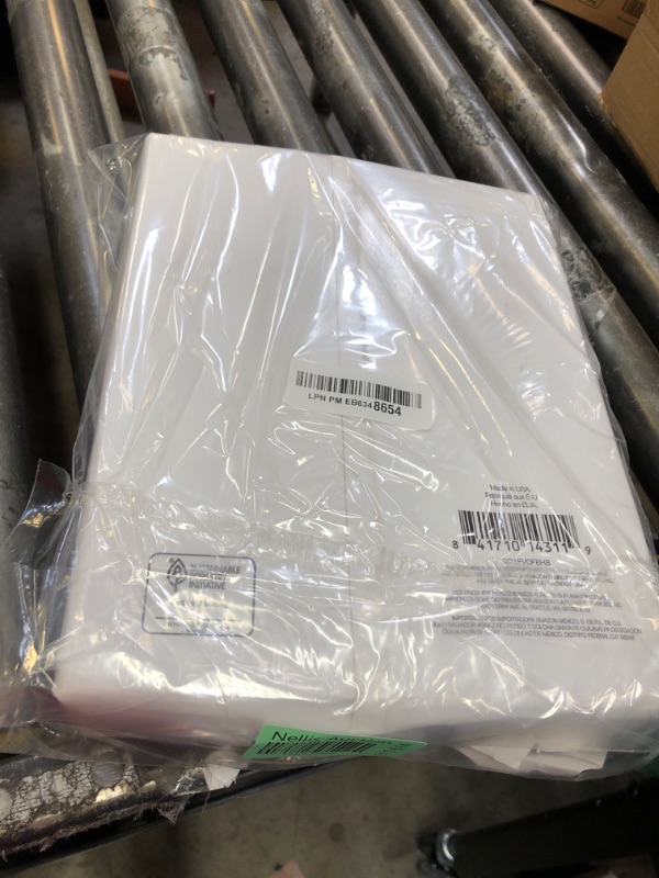 Photo 1 of Amazon Basics Multipurpose Copy Printer Paper, 8.5 x 11 inches, 20 lb, 1 Ream, 500 Sheets, 92 Bright, White