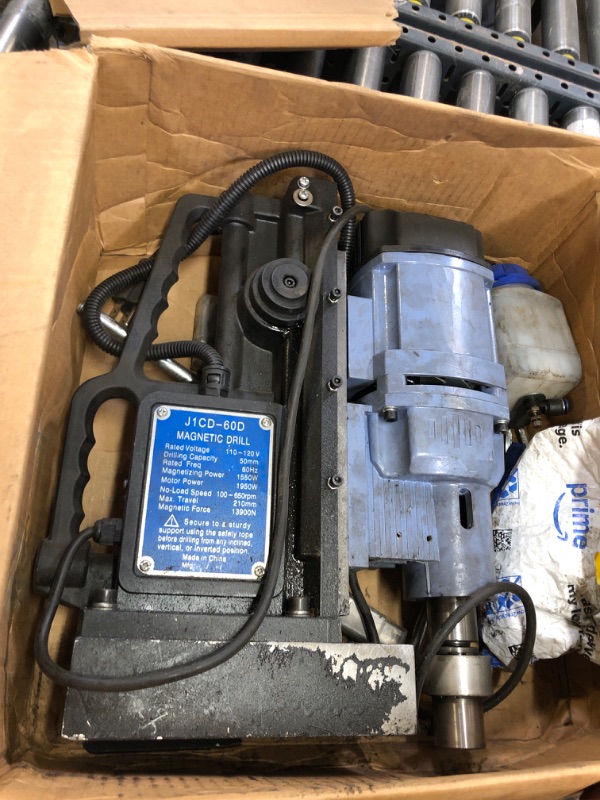 Photo 1 of USED---ZELCAN Magnetic Drill Press with 11 Drill Bits, 1550W Mag Drill Press with 2" Dia. 3125 lbf/13900N Mag Force, 650 rpm Power Magnetic Drill with Stepless Speed & Reversible Direction for Metal Surface