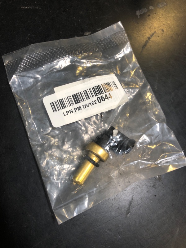 Photo 1 of Engine Coolant Temperature Sensor, Water Temperature Sensor Compatible with 11-15 Cruze, 13-20 Sonic,15-21 Trax, 13-15 Volt, 13-21 Encore,14-16 ELR, Replaces # 55563530 55591401 SU13821