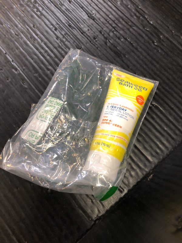 Photo 1 of Seaweed Bath Co. Everyday Mineral SPF 40 Broad Spectrum Sunscreen Lotion, 3.4 Ounce, Sustainably Harvested Seaweed, Sea Kale, Prebiotics