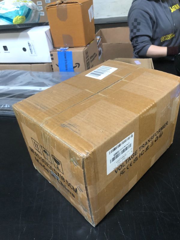 Photo 1 of Yinleader 2000W Step Up/Down Transformer,Convert 110/120V to 220/240 Volt OR Convert 220V to 110V Voltage Converter with 2US&2 EU outlets