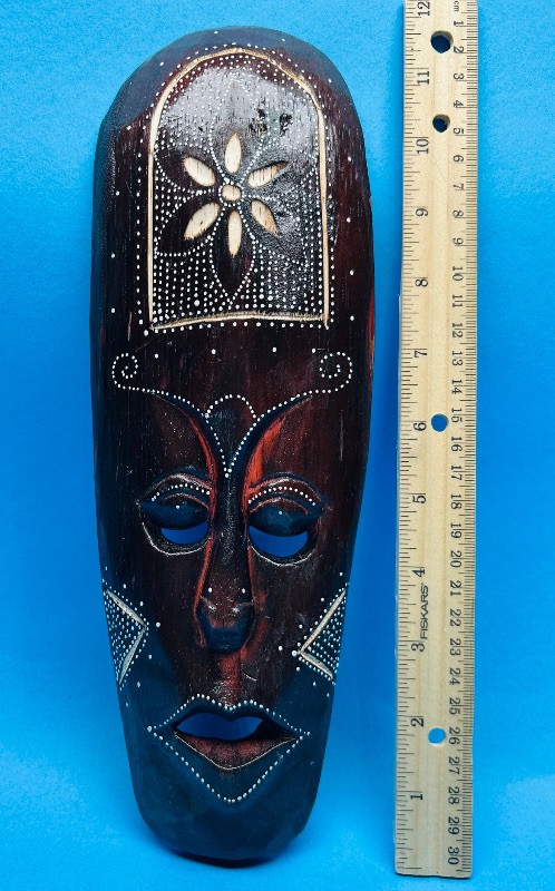 Photo 1 of 025102…12” wood tiki mask