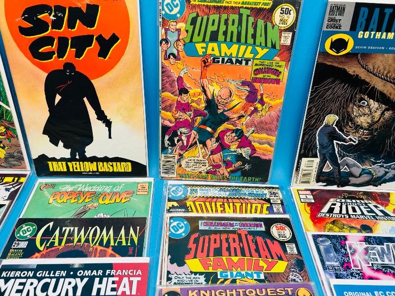 Photo 1 of 025154…final sale no returns/refunds-30 comics in plastic sleeves 