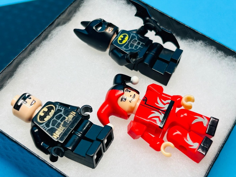 Photo 1 of 025207… 3 LEGO DC mini figures in gift box 