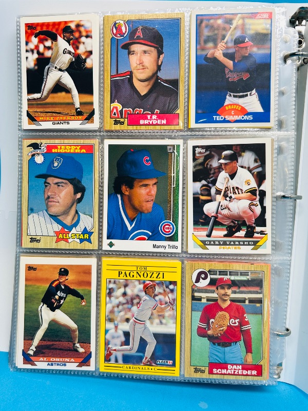 Photo 1 of 025219… final sale no returns/refunds-270 mixed baseball cards in binder