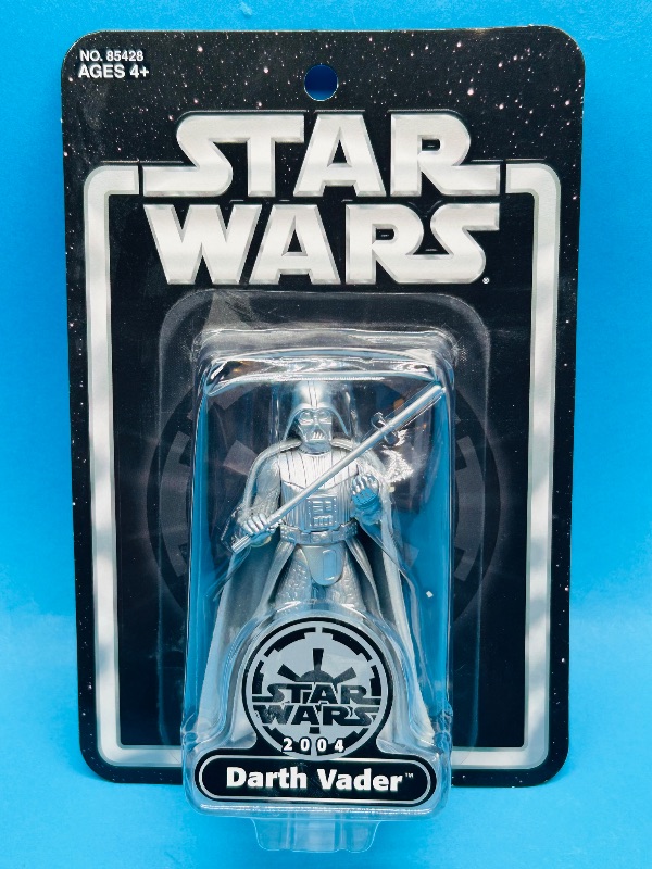 Photo 1 of 025317… Star Wars Darth Vader figure 2004