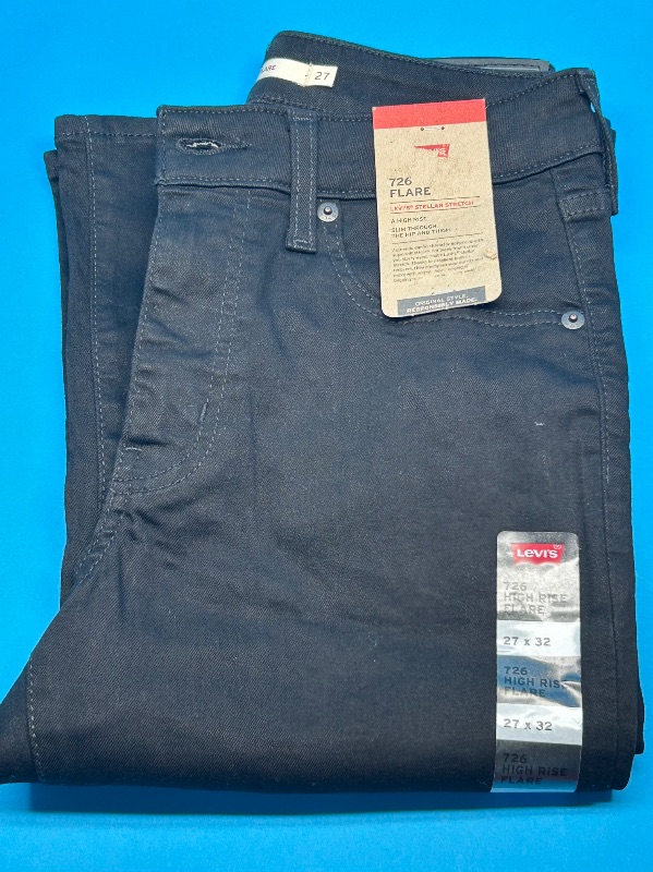 Photo 1 of 025351…27 x 32 Levi’s 726 flare jeans - like new condition 