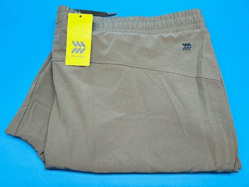 Photo 1 of 025355…mens size XXL pants - like new condition 
